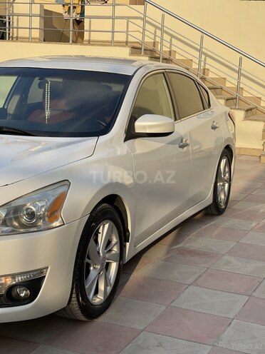 Nissan Altima-3