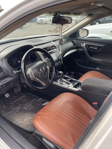 Nissan Altima-9
