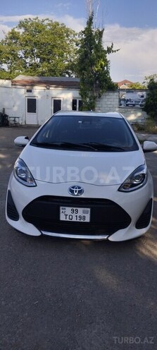 Toyota Aqua-1