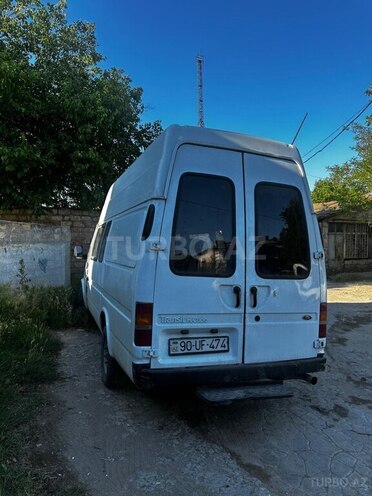 Ford Transit-3