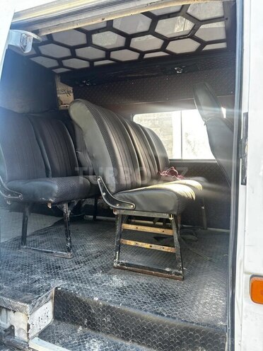 Ford Transit-4