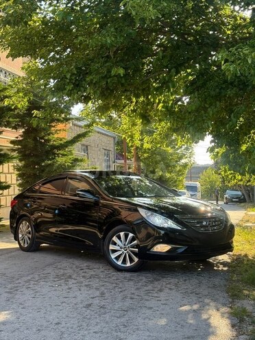 Hyundai Sonata-2