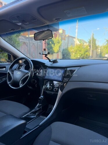 Hyundai Sonata-13