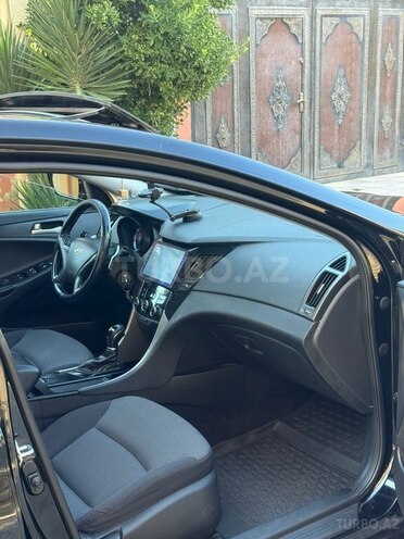 Hyundai Sonata-14