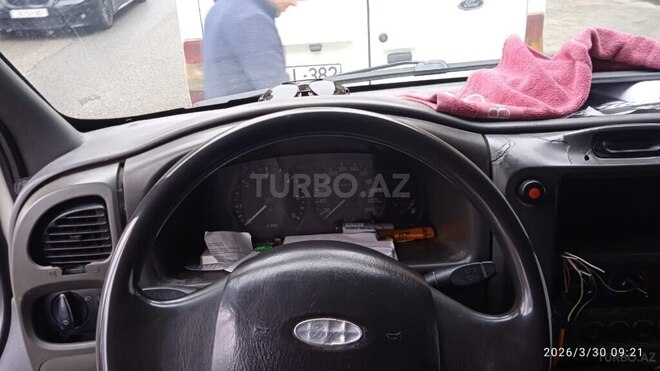Ford Transit-3