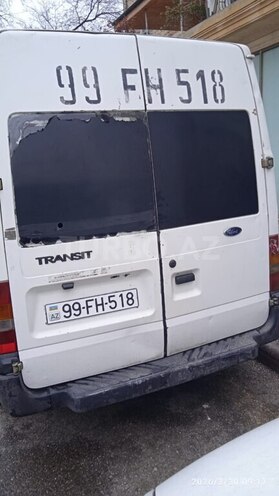 Ford Transit-10