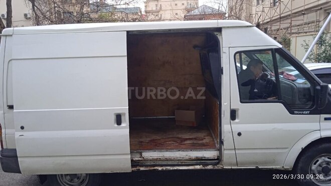 Ford Transit-9