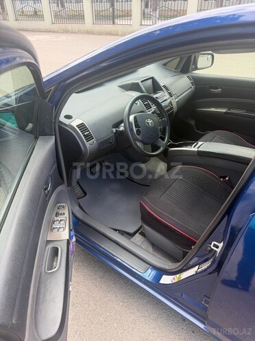 Toyota Prius-11
