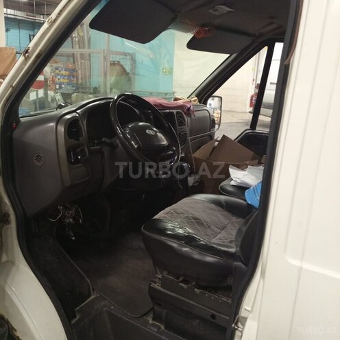Ford Transit-6