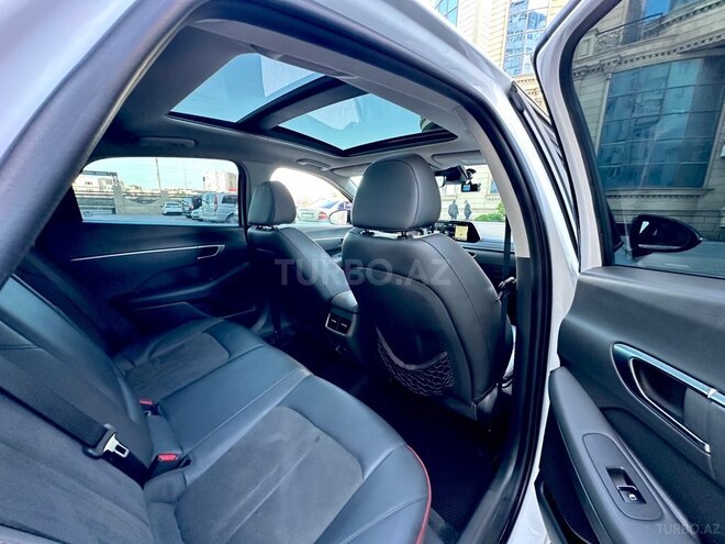 Hyundai Sonata-12