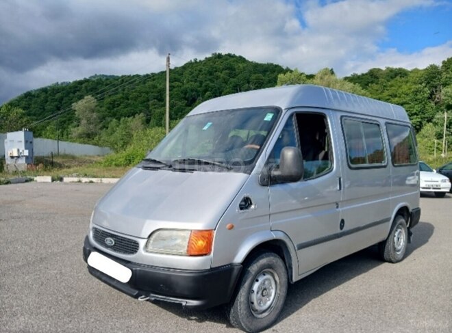 Ford Transit-3