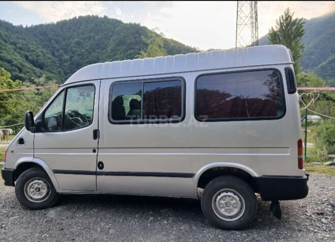 Ford Transit-7
