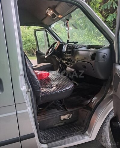 Ford Transit-12