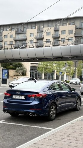 Hyundai Elantra-3