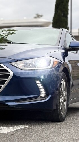 Hyundai Elantra-4