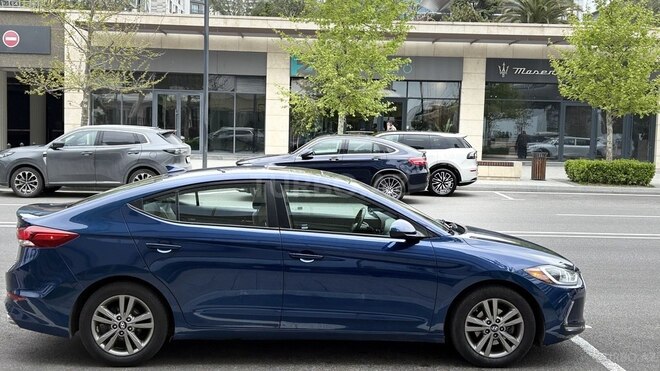 Hyundai Elantra-7