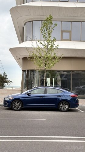 Hyundai Elantra-8