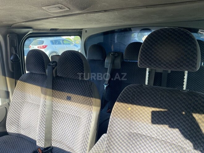 Ford Transit-10