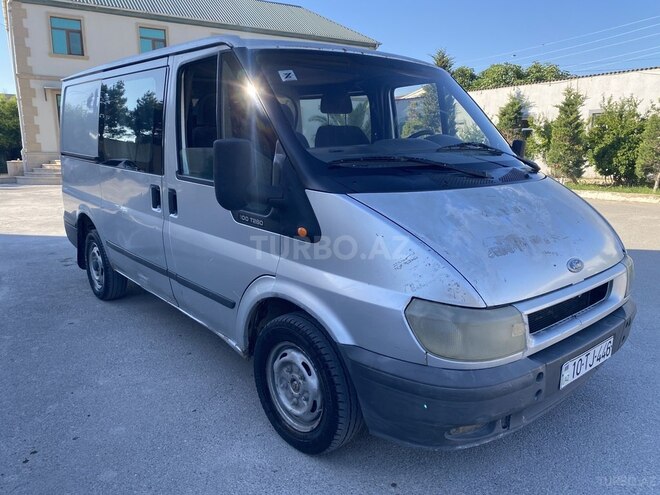 Ford Transit-6