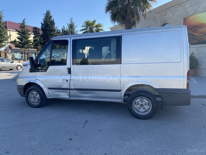 Ford Transit-4
