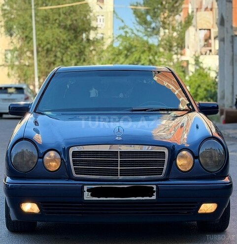 Mercedes E 230-1