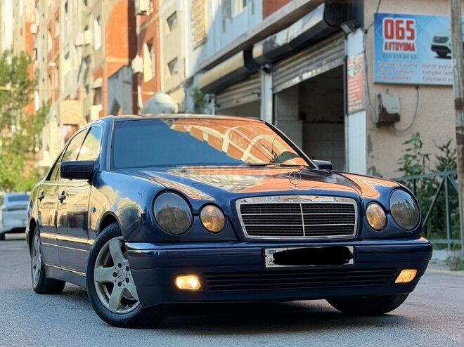 Mercedes E 230-3