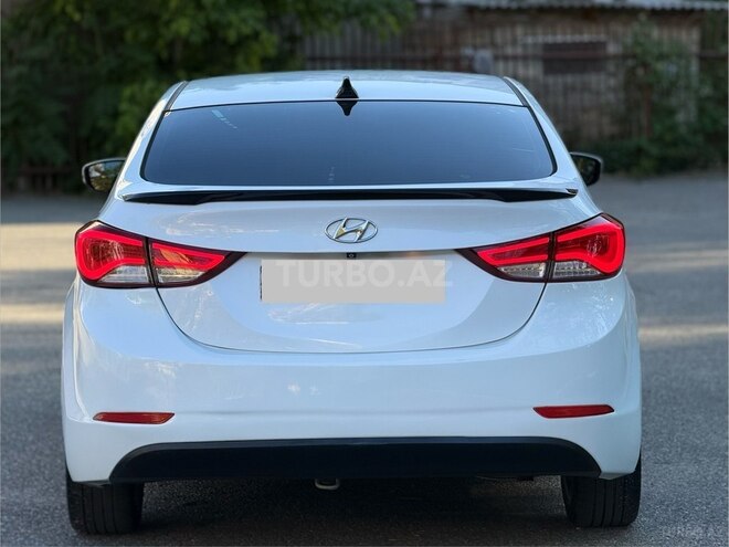 Hyundai Elantra-6
