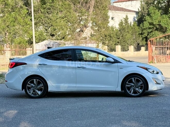 Hyundai Elantra-7