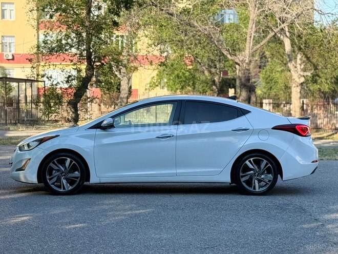 Hyundai Elantra-8