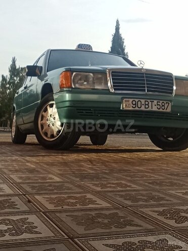 Mercedes 190-1