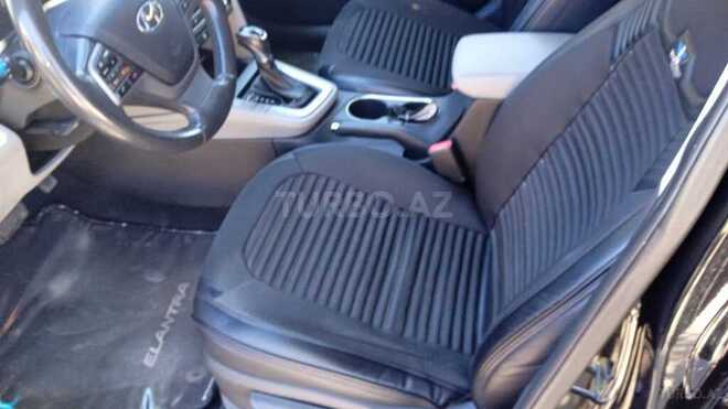 Hyundai Elantra-2
