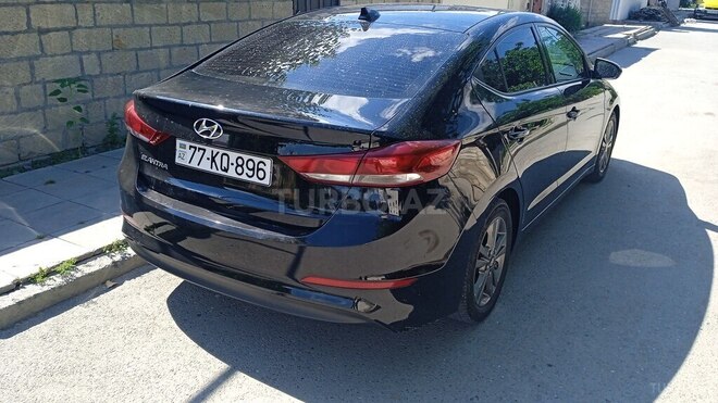 Hyundai Elantra-6