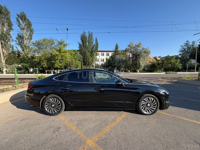 Hyundai Sonata-5