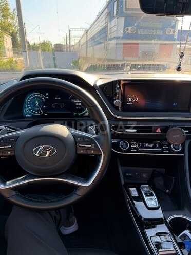 Hyundai Sonata-13