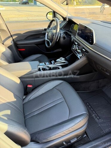 Hyundai Sonata-11