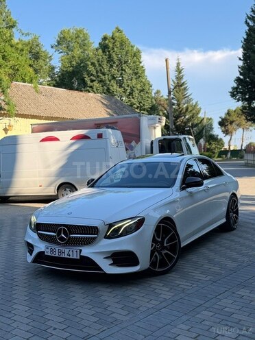 Mercedes E 300-7