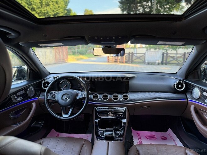 Mercedes E 300-16