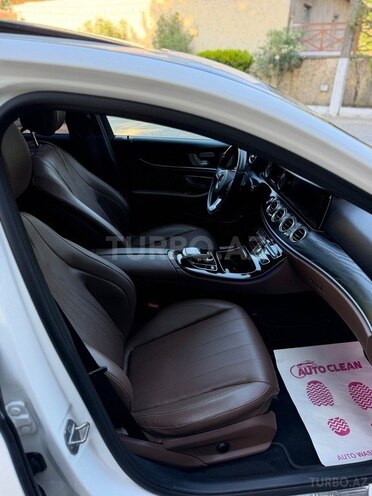 Mercedes E 300-19