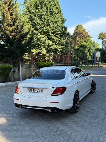 Mercedes E 300-12