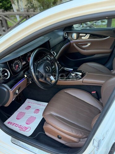 Mercedes E 300-15