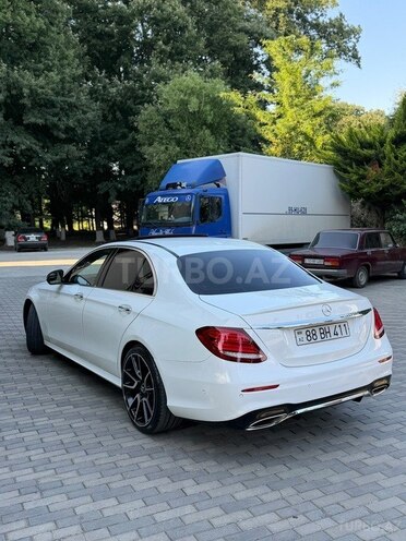 Mercedes E 300-8