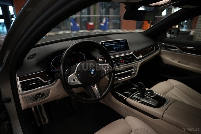 BMW 740-7