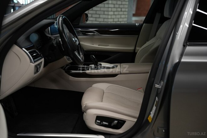 BMW 740-8