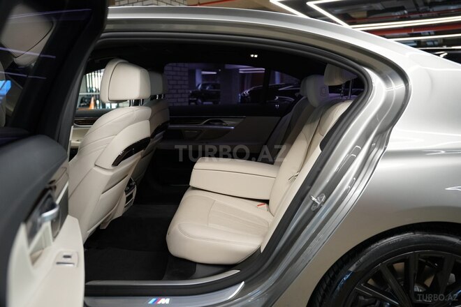 BMW 740-9