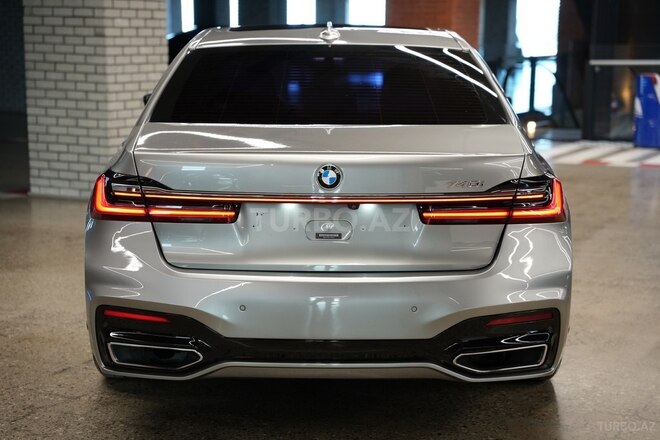BMW 740-12