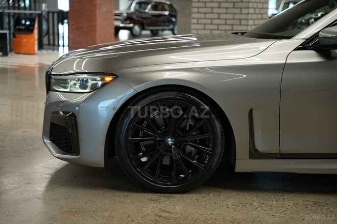 BMW 740-4