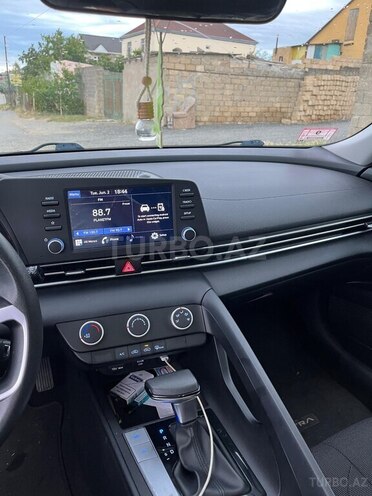 Hyundai Elantra-5
