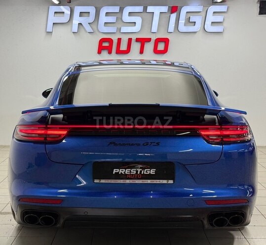 Porsche Panamera GTS-4