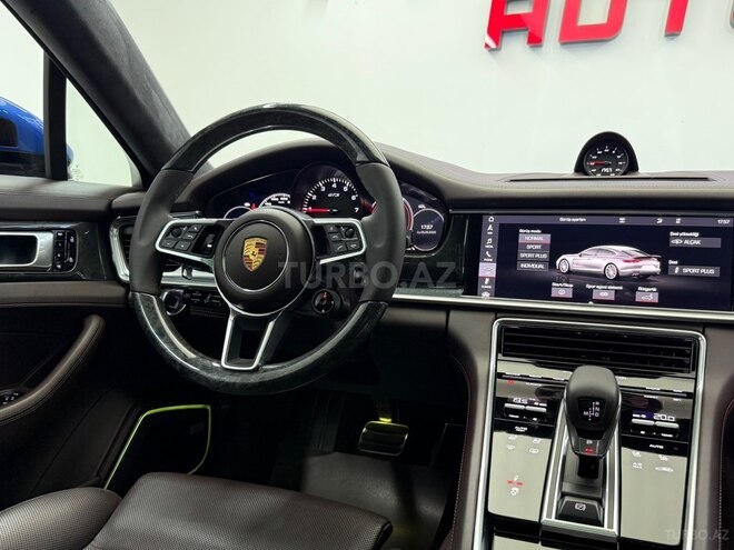 Porsche Panamera GTS-22
