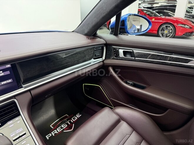 Porsche Panamera GTS-16